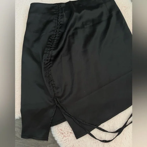 Elegant Black Ruched Skirt/ Size:S - Picture 4 of 9